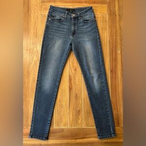 Kancan skinny’s size 26